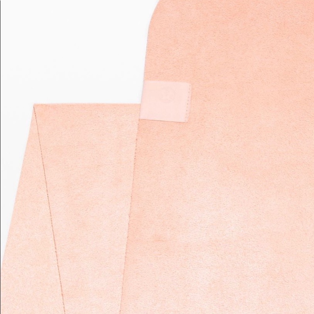 Lululemon The Towel in Ballerina Pink - Picture 4 of 10